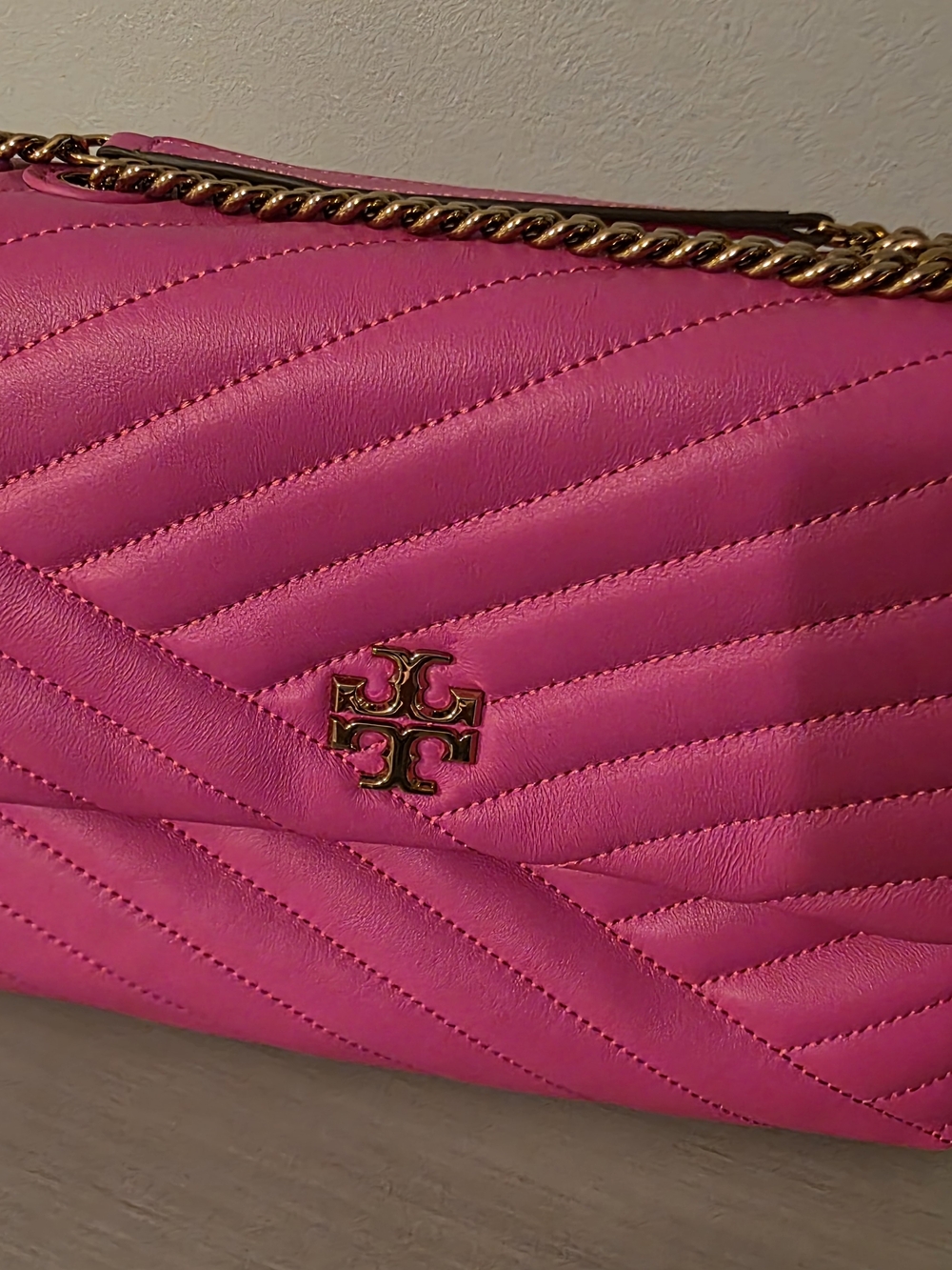 Tory Burch Hot Pink Quilted Flap Crossbody with Gold Chain - Picture 2 of 6